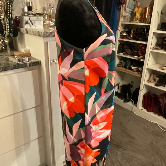 Trina Turk dress size 8 - Picture 3 of 6